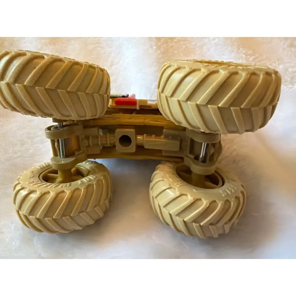 Mattel Hot Wheels Monster Trucks El Segundo 878 Mercedes Benz Unimog Loose